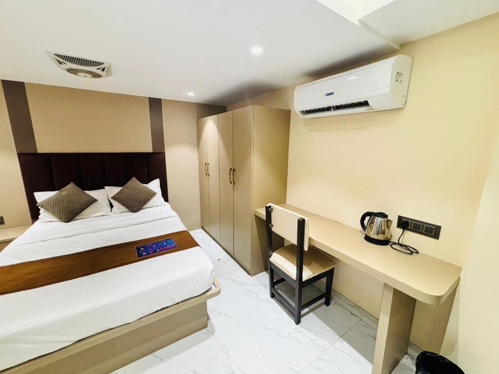 Dolphin Residency 2*